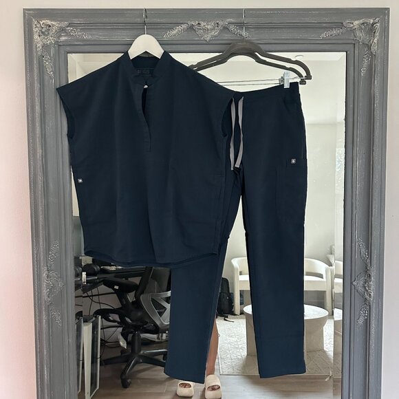 Figs Set Rafaela Oversized Scrub Top Yola Skinny Scrub Pants Set Dark Harbour XS - Picture 2 of 8